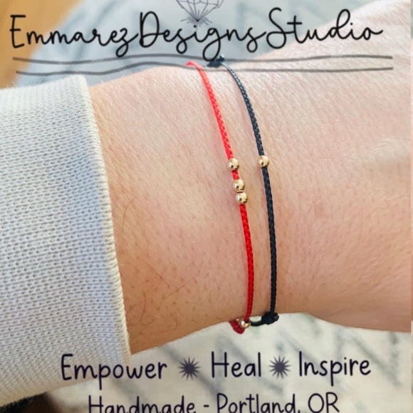 ✨18K Gold 3 Lucky Beads ✨ Red Thread Bracelet✨ Kabbalah ✨ Red Silk String - Picture 2 of 8